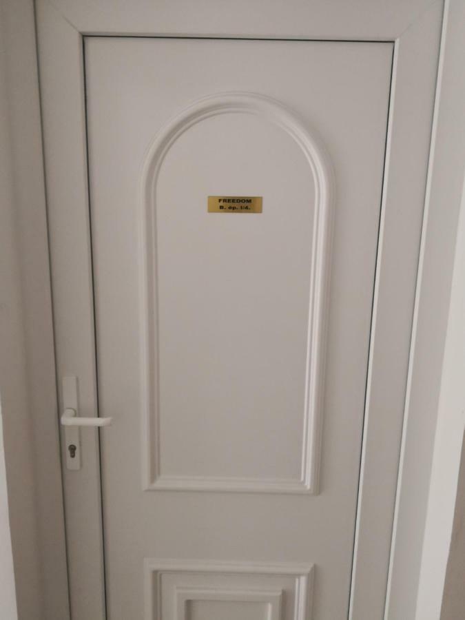 Freedom Apartman Hajduszoboszlo Luaran gambar
