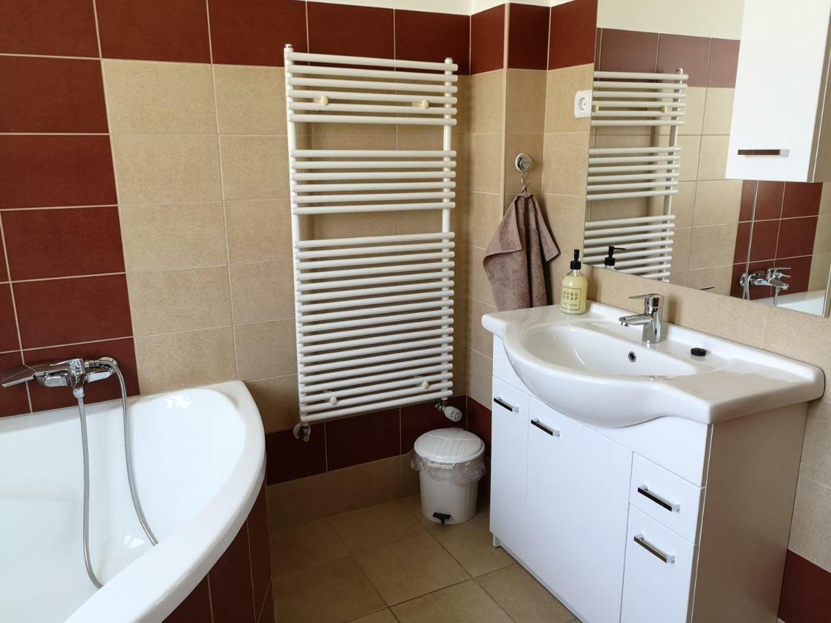Freedom Apartman Hajduszoboszlo Luaran gambar